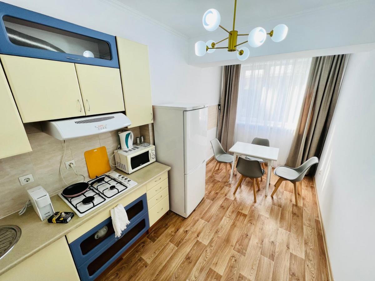 Evita Apartment ビシュケク エクステリア 写真