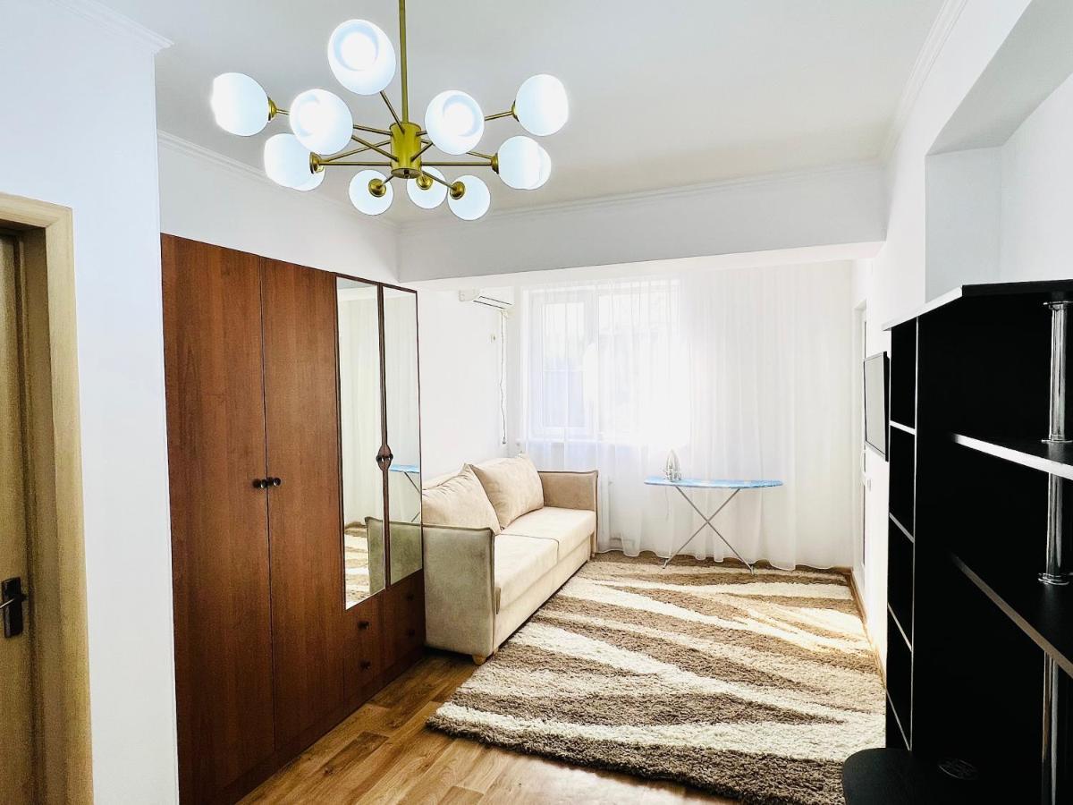 Evita Apartment ビシュケク エクステリア 写真