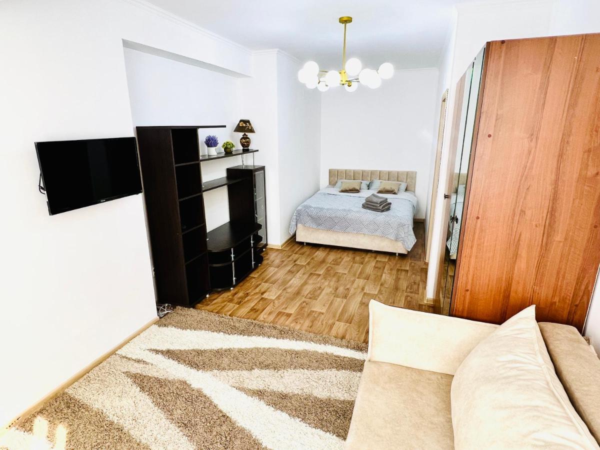 Evita Apartment ビシュケク エクステリア 写真