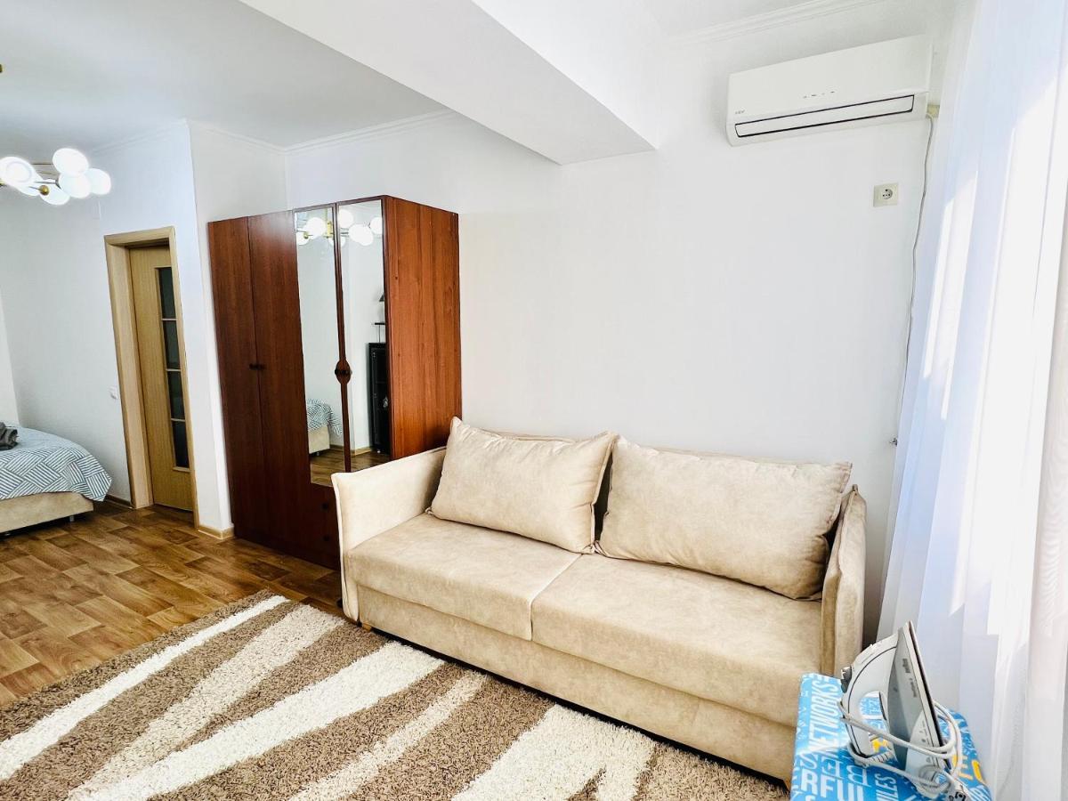 Evita Apartment ビシュケク エクステリア 写真