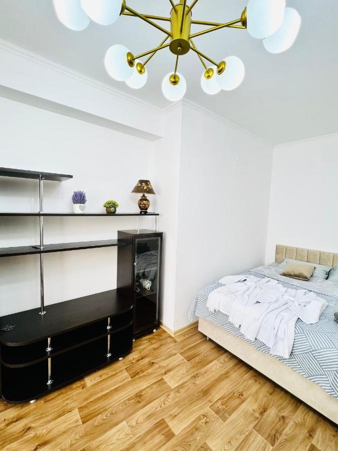 Evita Apartment ビシュケク エクステリア 写真