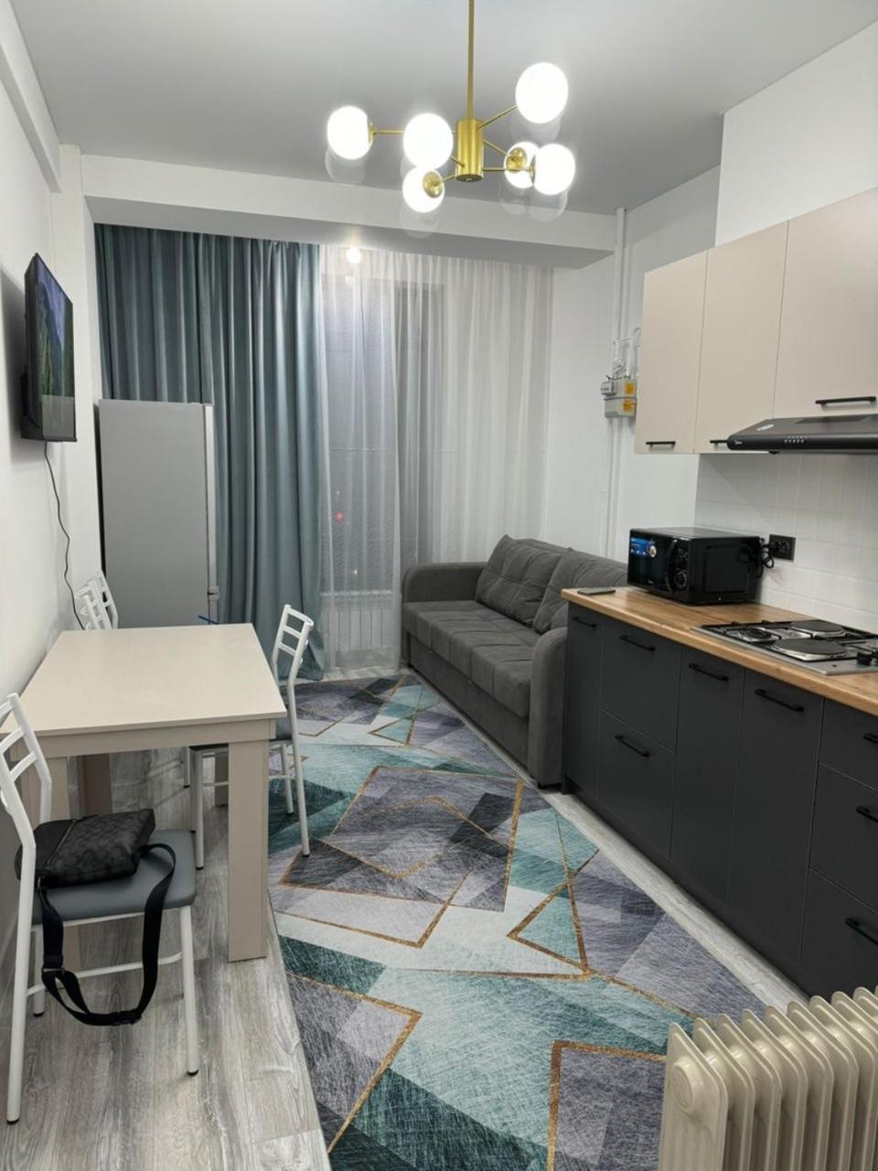 Evita Apartment ビシュケク エクステリア 写真